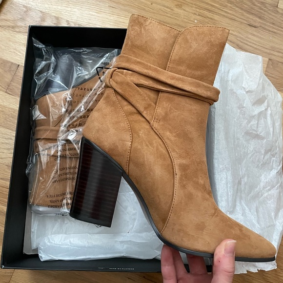 NWT Banana Republic Ankle Boots Suede - Canton Style - Picture 2 of 5